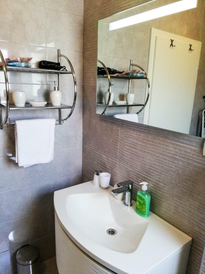 Apartment Sara Каштела Екстер'єр фото