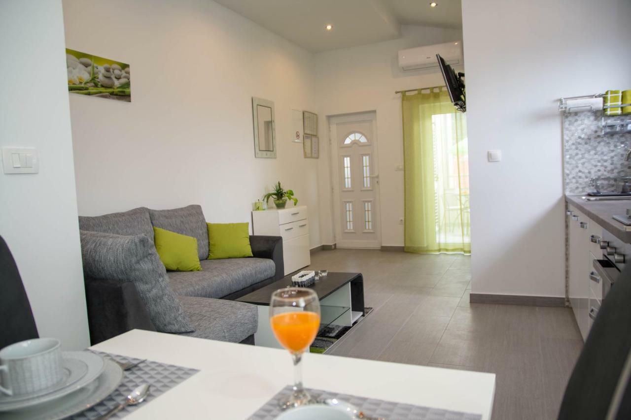 Apartment Sara Каштела Екстер'єр фото