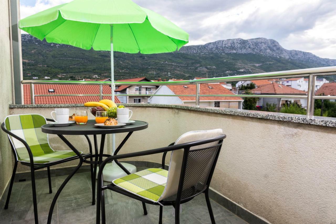 Apartment Sara Каштела Екстер'єр фото
